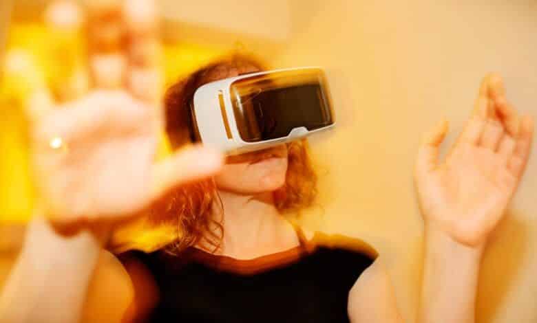 ¿La realidad virtual te provoca mareos? Intenta masticar chicle.