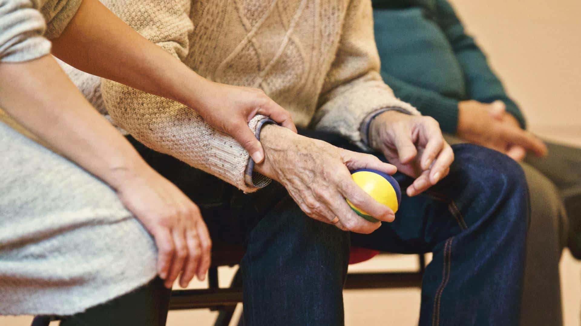 Cuidando a un anciano con demencia