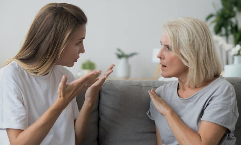 Cómo reparar tu relación con una madre narcisista
