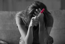 La disponibilidad del aborto está relacionada con las tasas de suicidio entre las mujeres jóvenes
