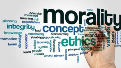 La moralidad generalizada evoluciona culturalmente como una heurística adaptativa en las grandes redes sociales